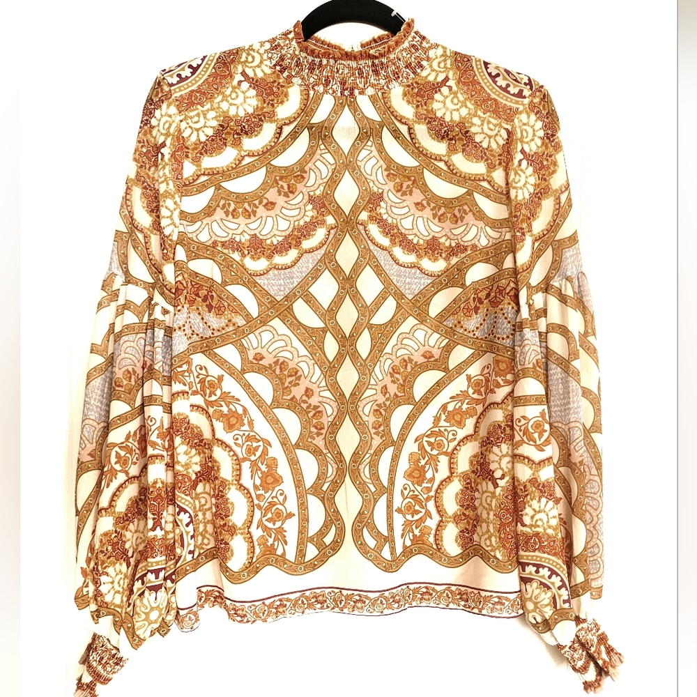 Boutique long sleeve top